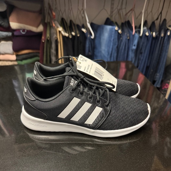 Adidas QT Racer Women's Athletic Shoes - Size 7 - Picture 2 of 3